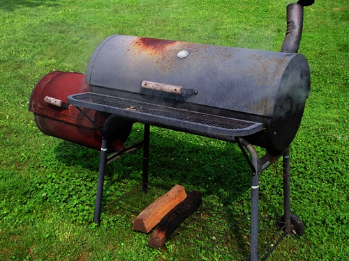 https://partsolutions.com/wp-content/uploads/2015/07/Engineering-the-Perfect-Wood-Fire-Smoker-Pit-with-Aaron-Franklin_meat.png